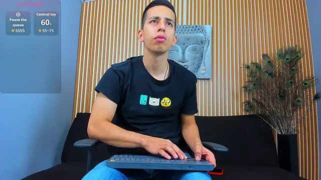 Snapshot of Alexander_gold chatting on October 2025 03:21:01 PM Alexander gold online show from October 2025 03:21:01 PM