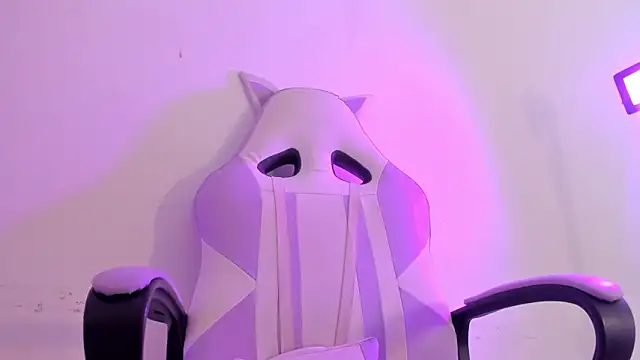 Gabrielaa Miller  online show from November 2025 07:13:02 PM