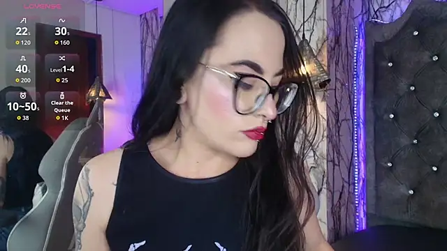 Zami Escobar of online show from October 2025 06:38:02 PM