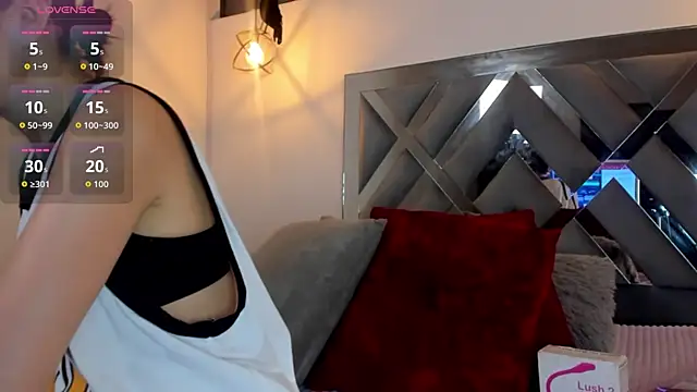 Snapshot of Candy_Hott7 chatting on October 2025 09:17:02 PM Candy Hott7 online show from October 2025 09:17:02 PM