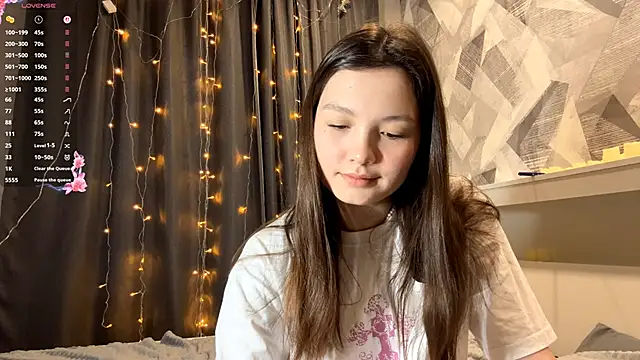 KiraVelvet online show from December 2025 11:08:01 AM