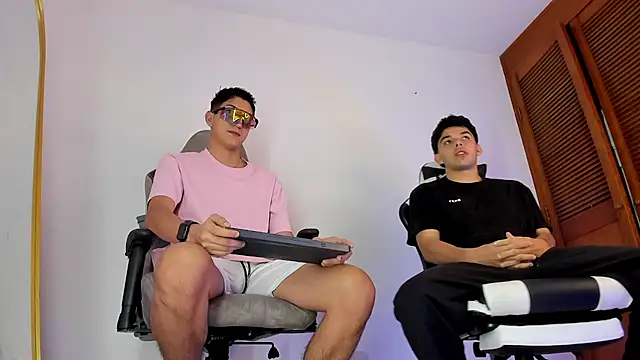 sotooliver3 online show from March 2026 07:50:02 PM