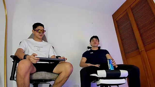 sotooliver3 online show from March 2026 08:57:01 PM