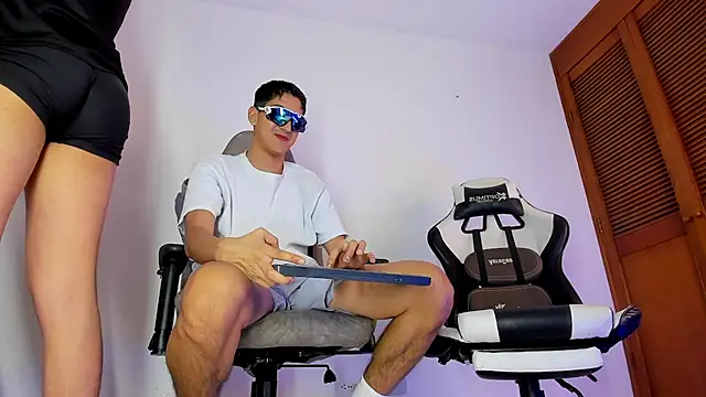 sotooliver3 online show from April 2026 08:58:01 PM