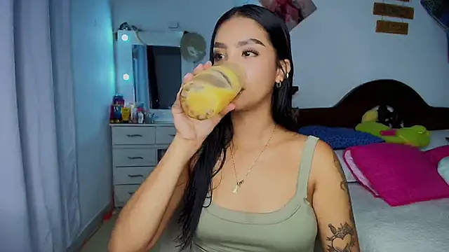 mia yireth online show from October 2025 01:39:03 AM