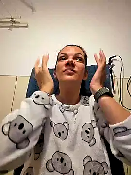 LissaFox1 online show from October 2025 06:01:02 AM