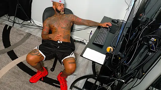 SLANGONDEMHOES online show from October 2025 01:30:01 AM