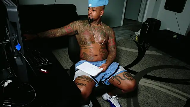 SLANGONDEMHOES online show from June 2026 10:35:01 AM