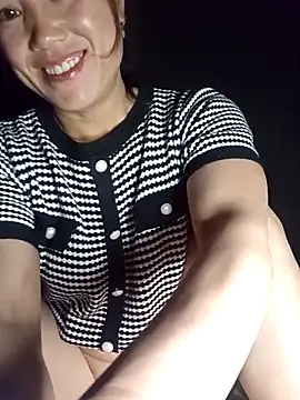 Snapshot of Fienjr chatting on November 2025 06:13:01 PM Fienjr online show from November 2025 06:13:01 PM