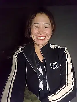 Snapshot of Fienjr chatting on November 2025 06:33:02 PM Fienjr online show from November 2025 06:33:02 PM