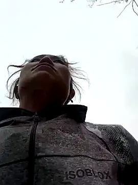 Snapshot of Fienjr chatting on December 2025 03:44:02 AM Fienjr online show from December 2025 03:44:02 AM