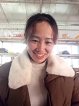 Snapshot of Fienjr chatting on December 2025 06:33:01 AM Fienjr online show from December 2025 06:33:01 AM