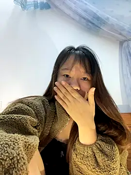 Hinne07 online show from December 2025 02:26:01 PM