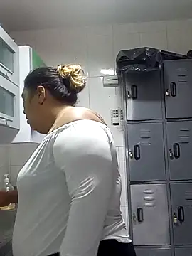 Snapshot of curvy_diva_ chatting on December 2025 10:22:02 AM curvy diva online show from December 2025 10:22:02 AM