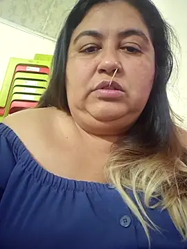 Snapshot of curvy_diva_ chatting on December 2025 10:39:02 PM curvy diva online show from December 2025 10:39:02 PM