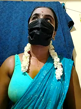 mini-queen online show from October 2025 01:19:01 PM