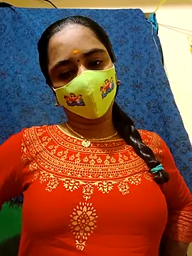 Snapshot of mini-queen chatting on February 2026 06:56:01 PM mini-queen online show from February 2026 06:56:01 PM