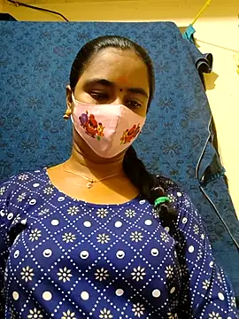 Snapshot of mini-queen chatting on February 2026 04:07:02 PM mini-queen online show from February 2026 04:07:02 PM