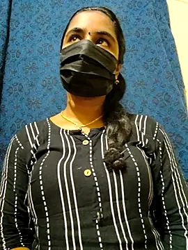 Snapshot of mini-queen chatting on March 2026 08:19:01 AM mini-queen online show from March 2026 08:19:01 AM