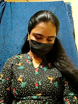 Snapshot of mini-queen chatting on March 2026 05:45:01 PM mini-queen online show from March 2026 05:45:01 PM