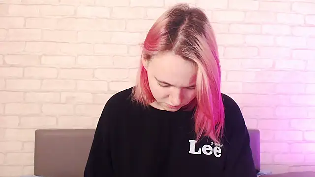 Ericha Stone online show from December 2025 01:47:02 AM