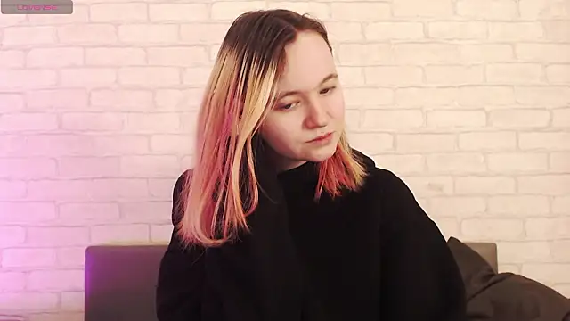 Ericha Stone online show from March 2026 01:33:02 AM