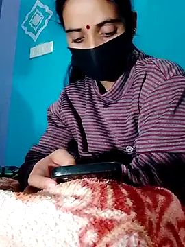 Snapshot of Pahadi_couple chatting on November 2025 06:18:01 PM Pahadi couple online show from November 2025 06:18:01 PM