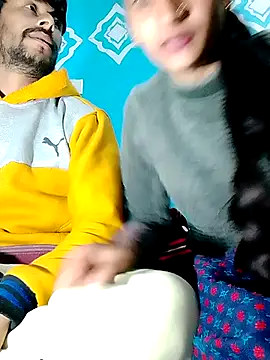 Snapshot of Pahadi_couple chatting on December 2025 04:50:01 AM Pahadi couple online show from December 2025 04:50:01 AM
