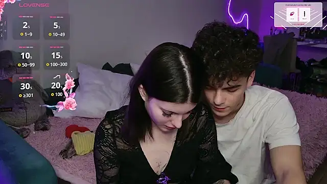 Alice18James online show from October 2025 07:44:02 PM