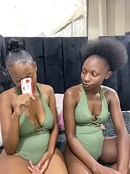 Snapshot of SexyPetitex25 chatting on March 2026 08:37:01 PM SexyPetitex25 online show from March 2026 08:37:01 PM