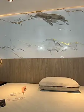 emily browne online show from December 2025 07:20:02 PM