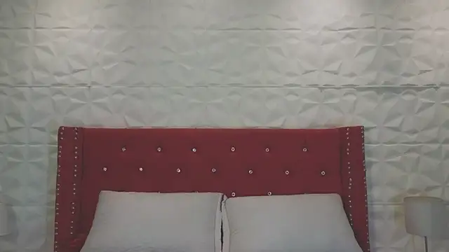 Snapshot of Lucy_n_pink chatting on October 2025 03:36:01 PM Lucy n pink online show from October 2025 03:36:01 PM