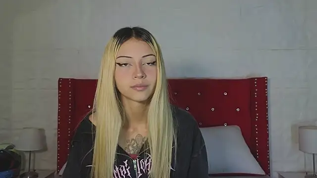 Lucy n pink online show from November 2025 04:29:02 PM