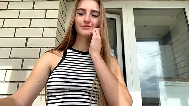 Snapshot of SweetJinny88 chatting on September 2025 07:19:01 AM SweetJinny88 online show from September 2025 07:19:01 AM