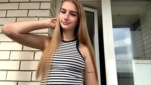 Snapshot of SweetJinny88 chatting on September 2025 07:20:01 AM SweetJinny88 online show from September 2025 07:20:01 AM