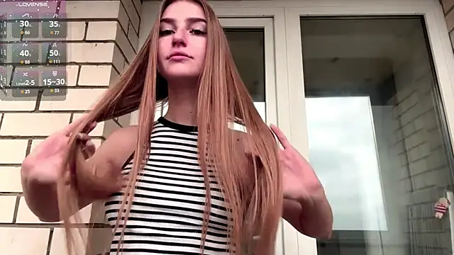 Snapshot of SweetJinny88 chatting on November 2025 07:09:02 AM SweetJinny88 online show from November 2025 07:09:02 AM