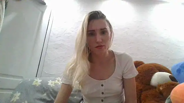 Snapshot of Adrianachanel chatting on October 2025 04:35:02 PM Adrianachanel online show from October 2025 04:35:02 PM