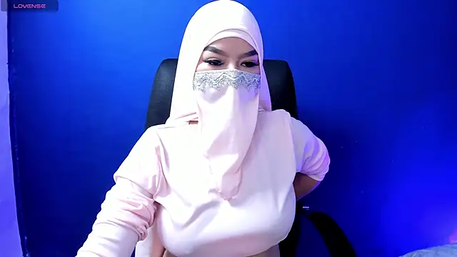 Snapshot of Amal_Bakir chatting on September 2025 06:20:02 PM Amal Bakir online show from September 2025 06:20:02 PM