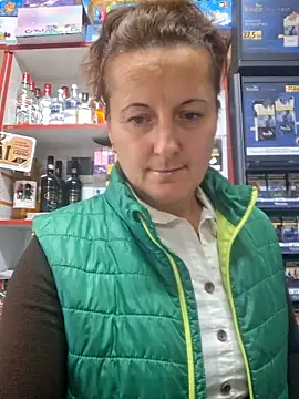 Snapshot of Fluturas2 chatting on September 2025 06:17:01 AM Fluturas2 online show from September 2025 06:17:01 AM