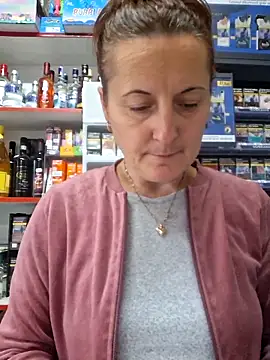 Snapshot of Fluturas2 chatting on October 2025 10:12:02 AM Fluturas2 online show from October 2025 10:12:02 AM