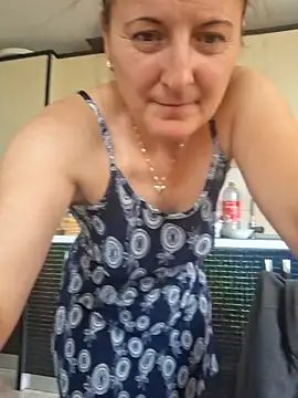 Snapshot of Fluturas2 chatting on October 2025 12:37:02 PM Fluturas2 online show from October 2025 12:37:02 PM