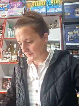 Snapshot of Fluturas2 chatting on October 2025 02:18:02 PM Fluturas2 online show from October 2025 02:18:02 PM