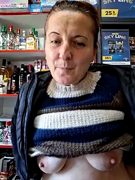 Snapshot of Fluturas2 chatting on October 2025 10:45:01 AM Fluturas2 online show from October 2025 10:45:01 AM