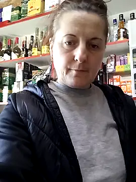 Snapshot of Fluturas2 chatting on November 2025 11:00:01 AM Fluturas2 online show from November 2025 11:00:01 AM