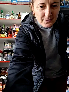 Snapshot of Fluturas2 chatting on November 2025 10:47:01 AM Fluturas2 online show from November 2025 10:47:01 AM