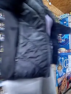 Snapshot of Fluturas2 chatting on November 2025 10:59:01 AM Fluturas2 online show from November 2025 10:59:01 AM