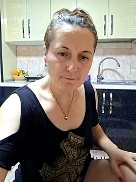 Snapshot of Fluturas2 chatting on November 2025 07:37:01 PM Fluturas2 online show from November 2025 07:37:01 PM