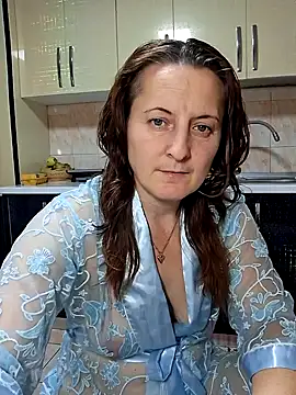 Snapshot of Fluturas2 chatting on November 2025 10:43:01 PM Fluturas2 online show from November 2025 10:43:01 PM