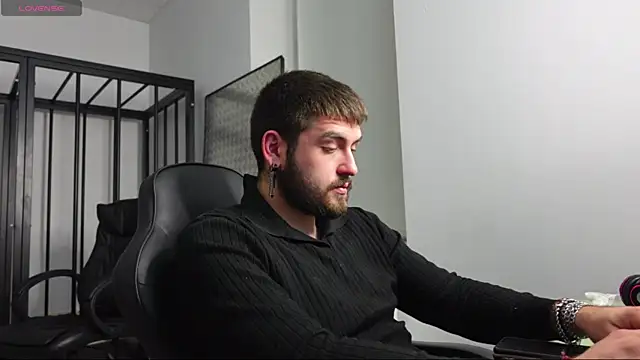 Mike Platano online show from October 2025 07:11:02 PM