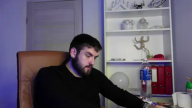 Mike Platano online show from October 2025 07:45:01 PM